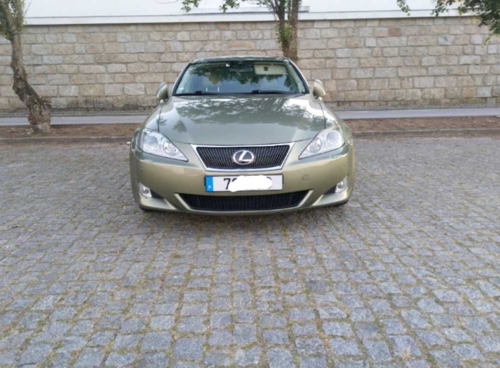 Lexus is 250 Versão Sport88