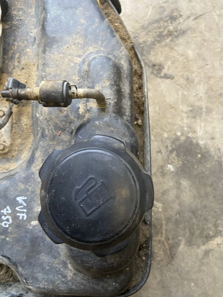 Pompa paliwa zbuornik korek paliwa kawasaki kvf 750 bruteforce 650 kvf