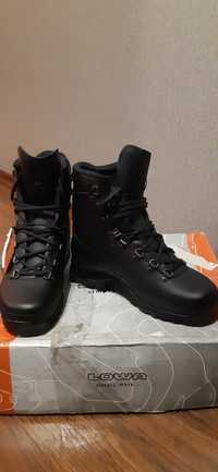 Берці Lowa Mountain Boot GTX