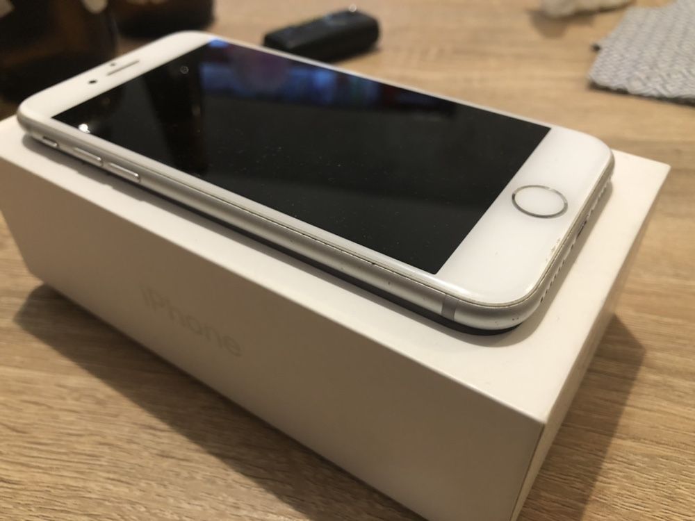 IPhone 7 srebrny