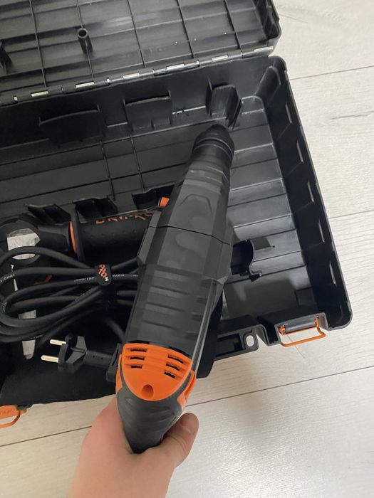 Перфоратор Dnipro M