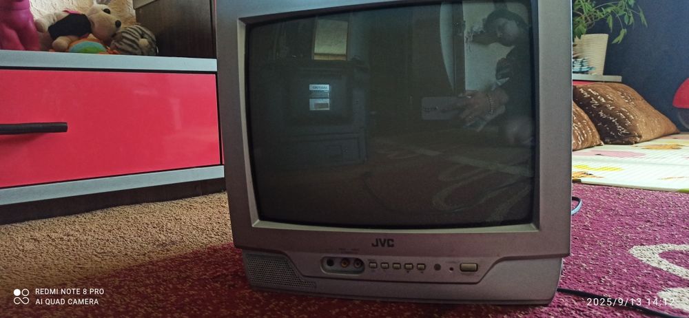 Продам 2 телевизора Rainford и JVC