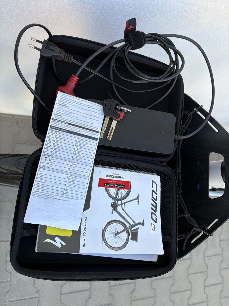 Rower Elektryczny Specialized Turbo Como SL 4.0 dokumenty ładowarka