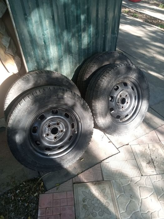 Резина 2 мішелін 2 Росава зима з дисками 195/70/15