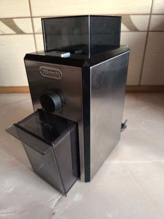 Express do kawy ciśnieniowy  DELONGHI EC 860 + Młynek do kawy DELONGHI