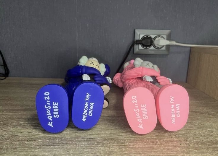 KAWS фигурки