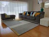 Sofá de 3 lugares cinzento + chaise long