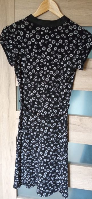 Sukienka Orsay czarna w białe kwiatuszki