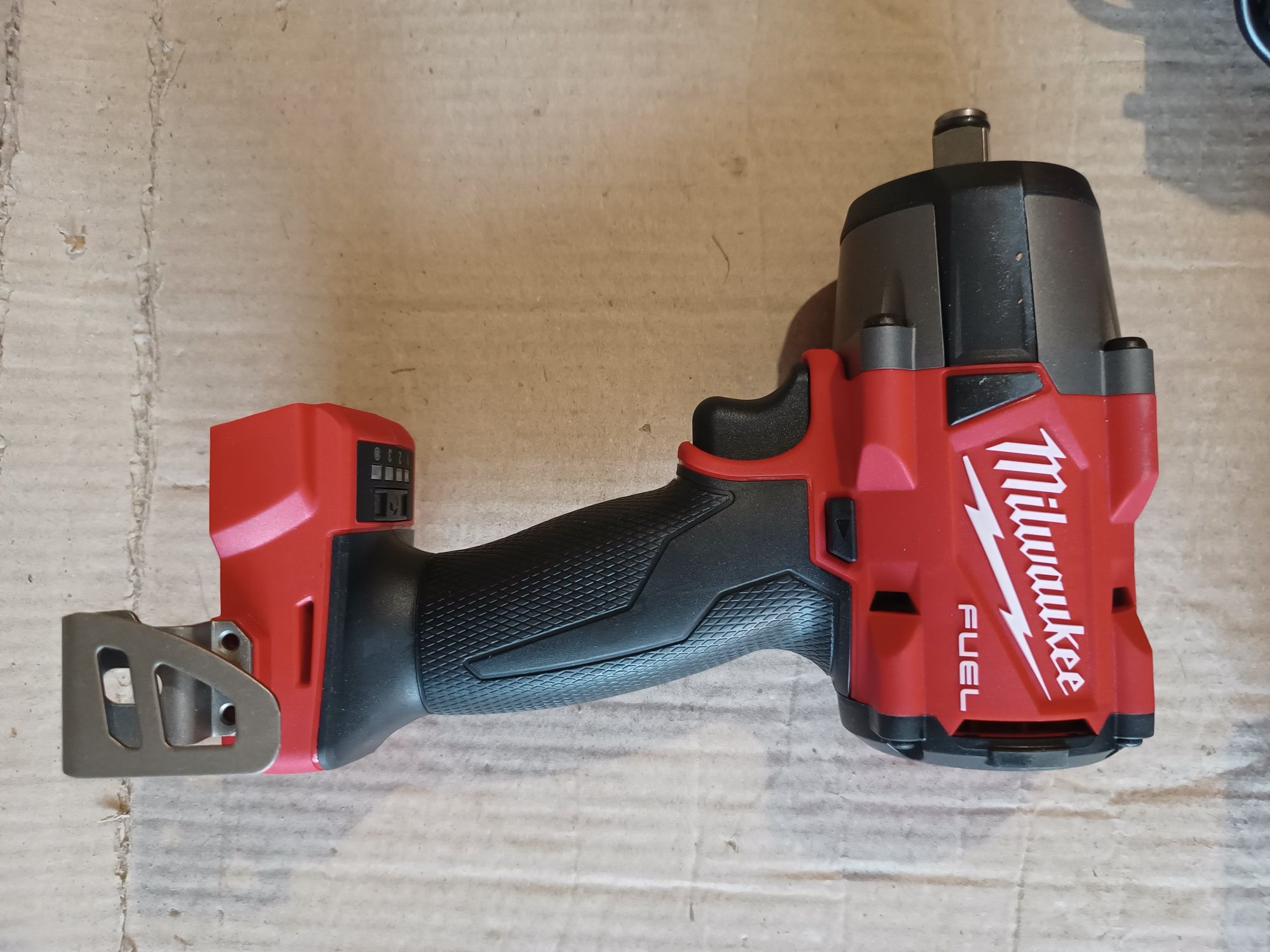 MILWAUKEE M18 ONEFHIWT 12. M18 FMTIW2F12 Milwaukee M18 B5 5.0 AH 2шт.
