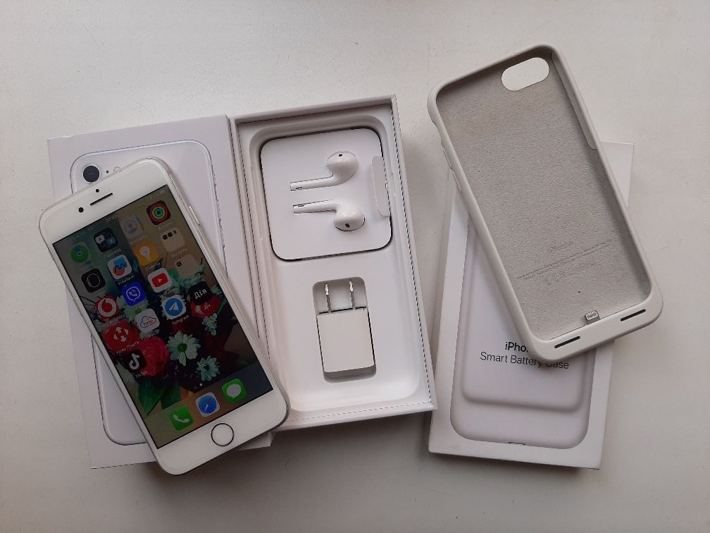 Продам iPhone 8 64GB б/у 5000 грн