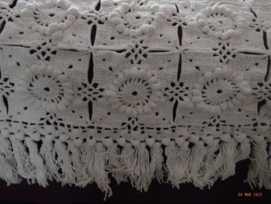 Colcha renda feita à mão (180x200)