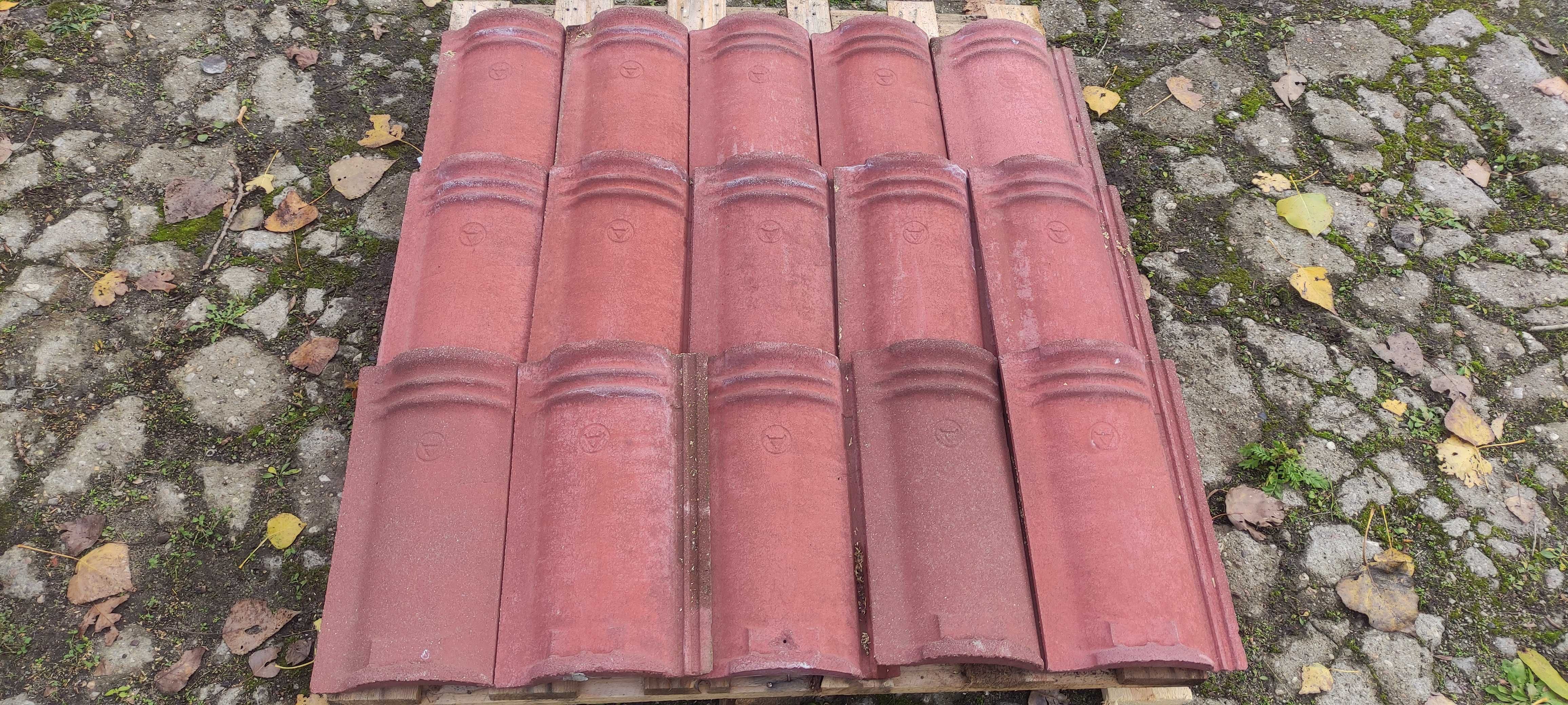 Dachówka betonowa, czerwona Adamowski