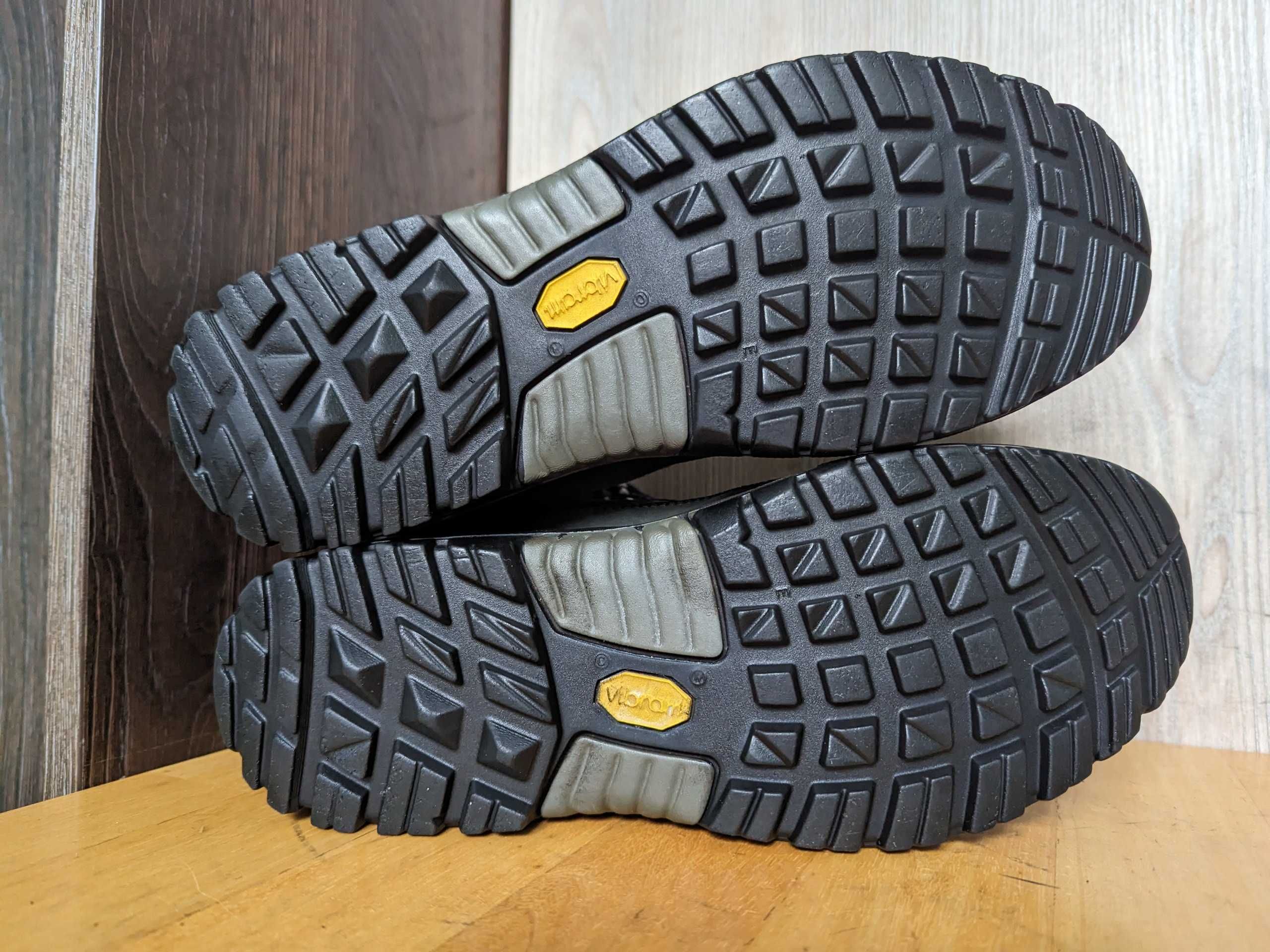 Lowa Renegade - трекінгові шкіряні водостійкі черевики