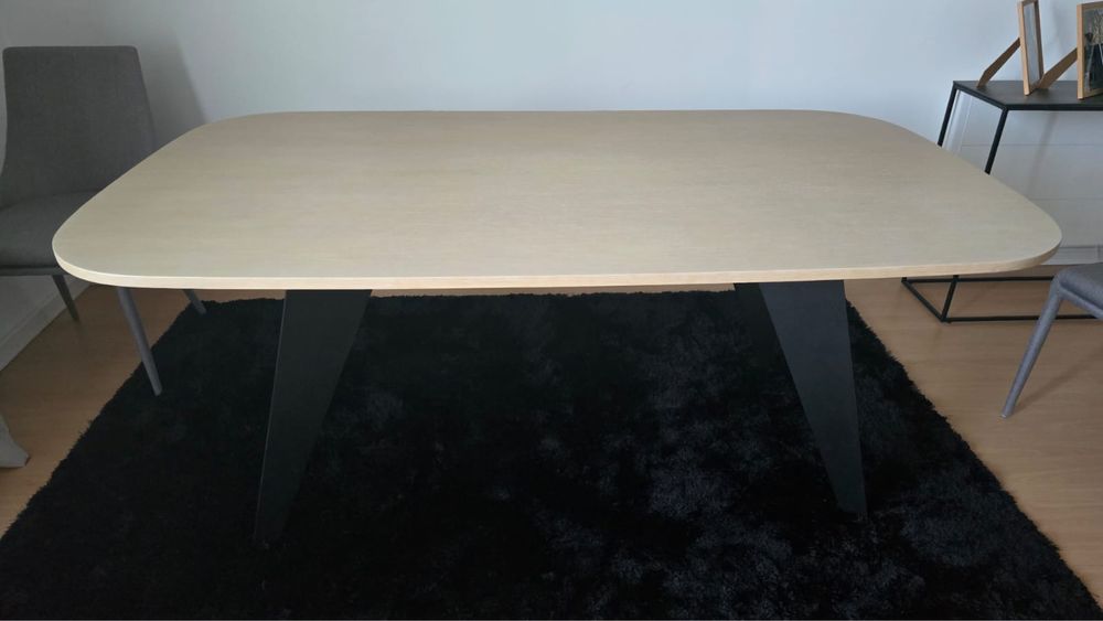Mesa de jantar nova