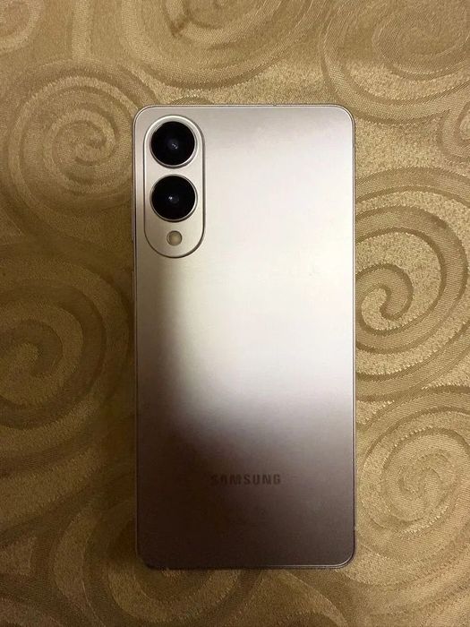 Samsung S25 (nunca usado)