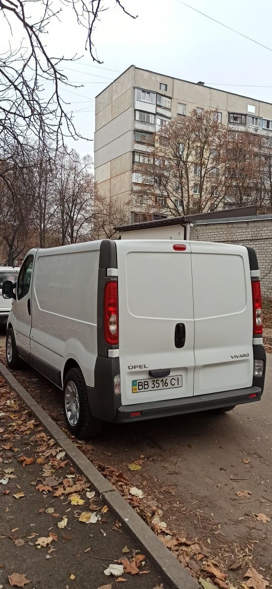 Opel Vivaro, микроавтобус