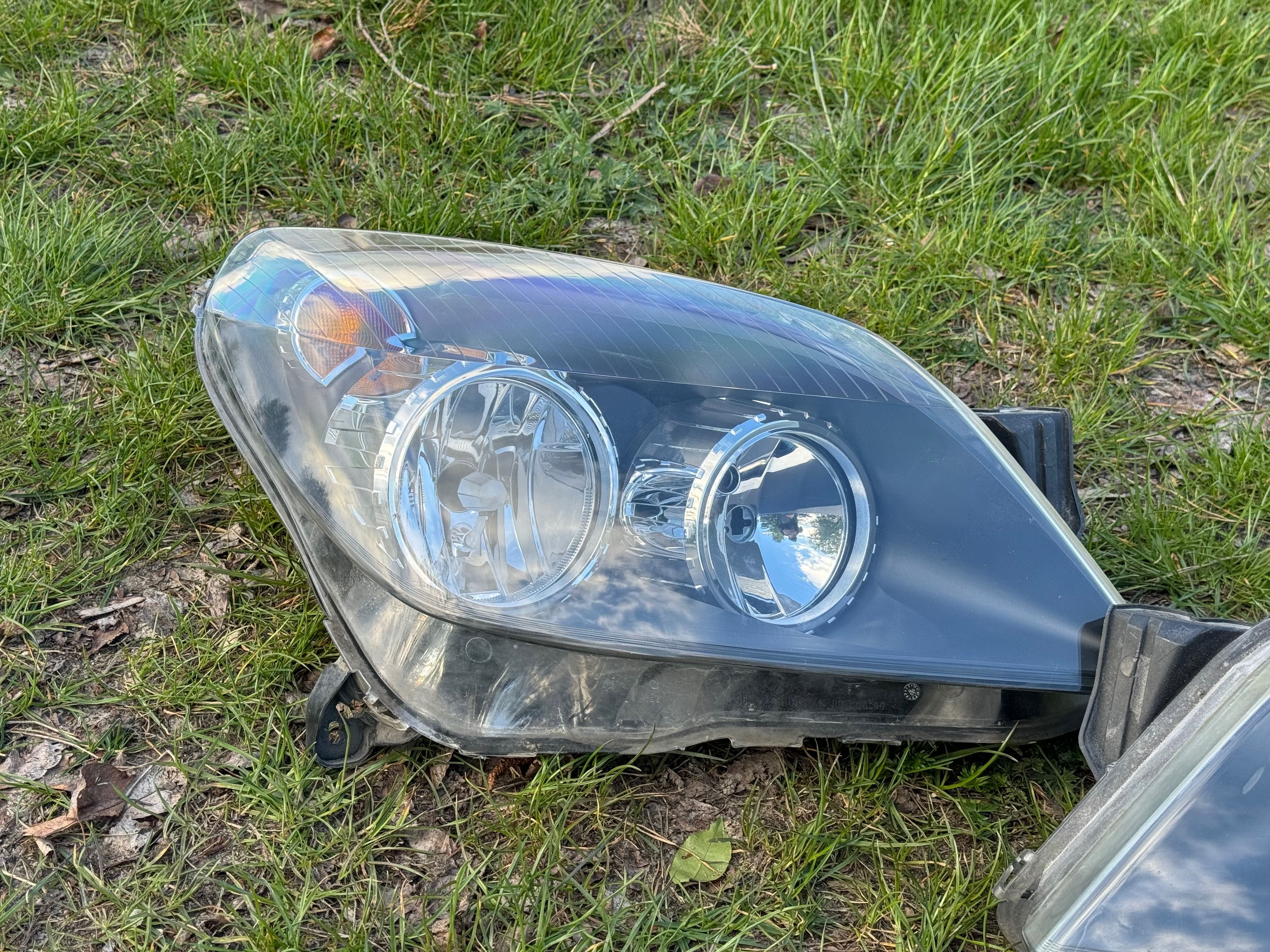 Lampy przednie OPEL ASTRA H komplet