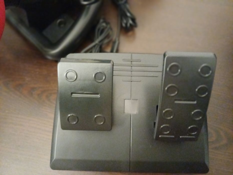 Volante para jogos PC e consola. Como novo.