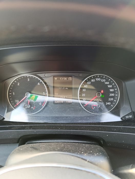 Volkswagen Transporter T 6 2017 пробег 120. Легковой-специалезированны