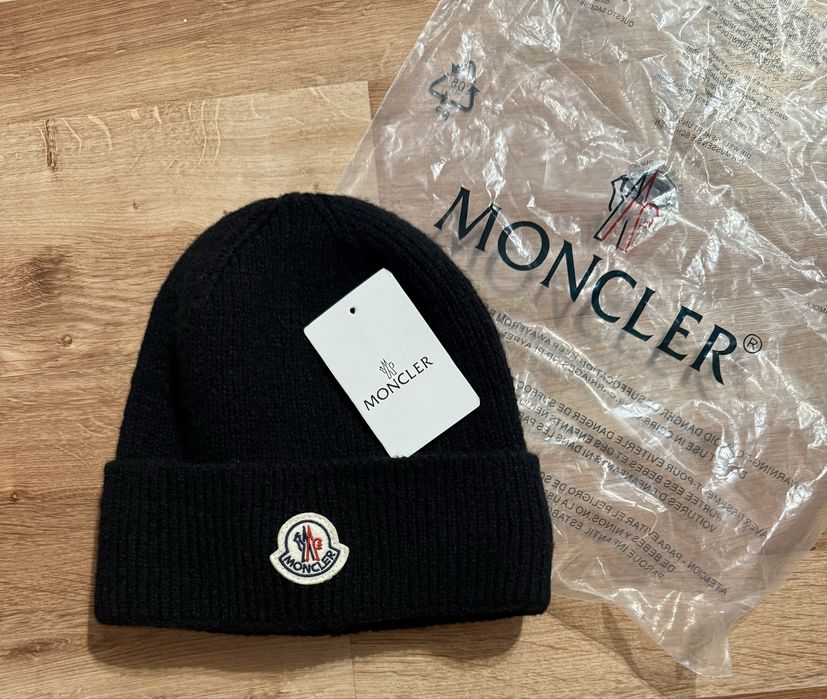 Nowa nieuzywana czapka zimowa Moncler