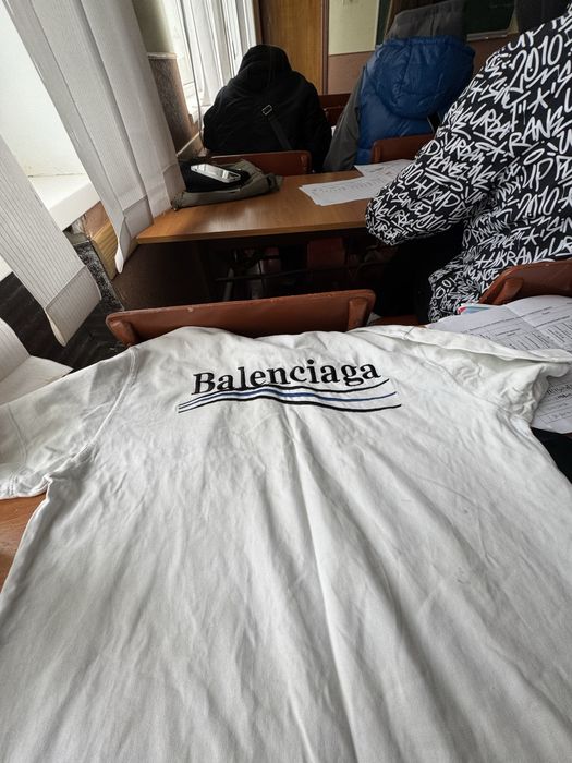 Футболка balenciaga