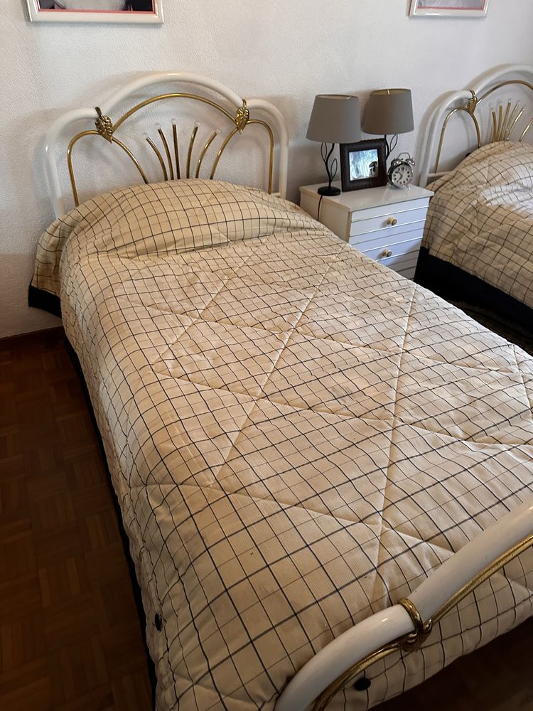 Cama solteiro 1,05mX 1,95 com colchão