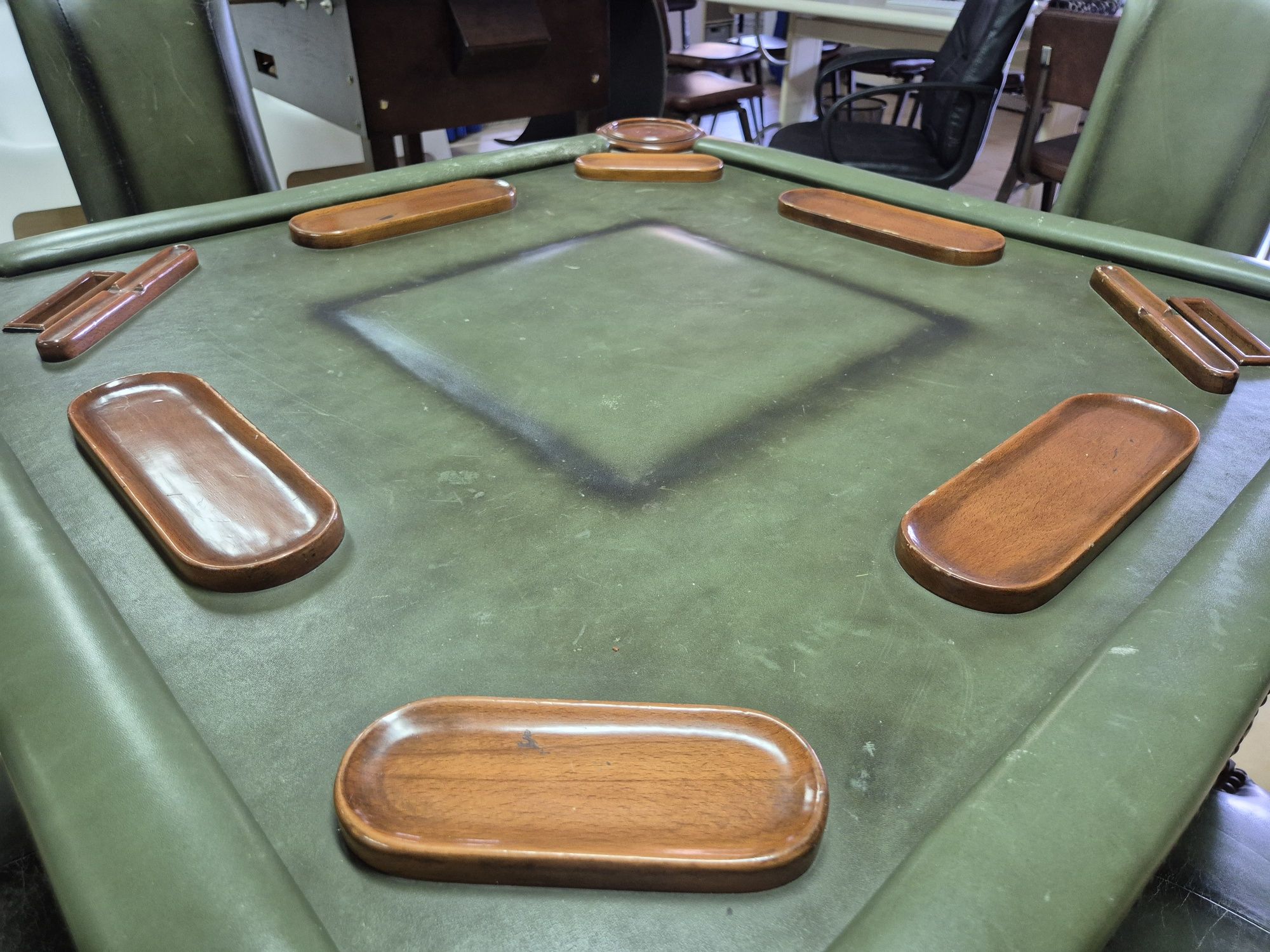 Mesa de jogos em bom estado