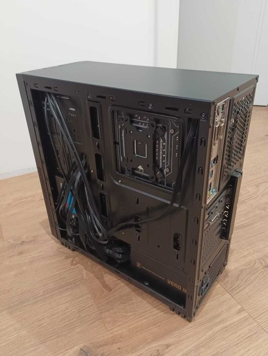 Komputer stacjonarny - Asus GeForce GTX1070, Intel Core i7-7700