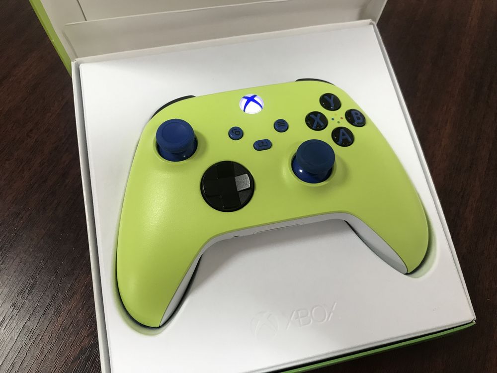 Геймпад XBOX Series S X Electric Volt есть нюанс