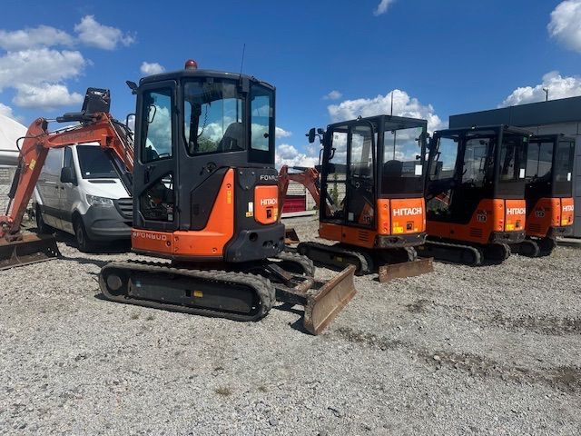 Hitachi ZX 33  nie Kubota Bobcat Jcb