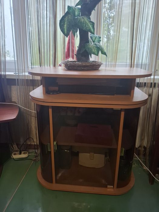 Тумба- бар під телевізор, скляні дверки, на колесах  Хмельницький