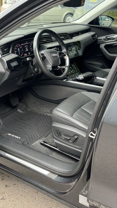 Ауді E-tron ауді е трон 2020р