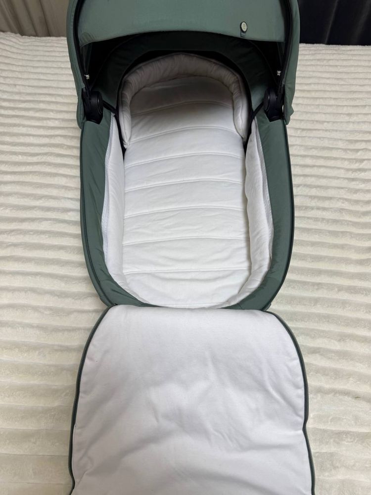 Люлька Cybex Priam Lux R Leaf Green