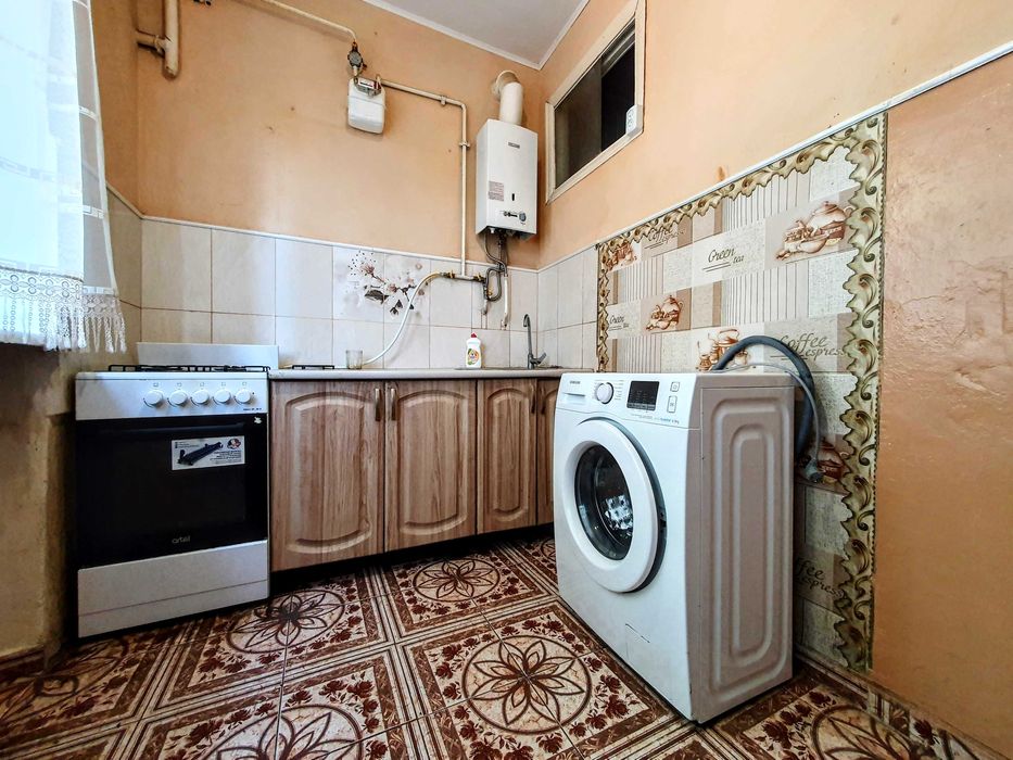 2-Х кімн. квартира ПРОСПЕКТ НЕЗАЛЕЖНОСТІ (Спортовари). Меблі, техніка.
