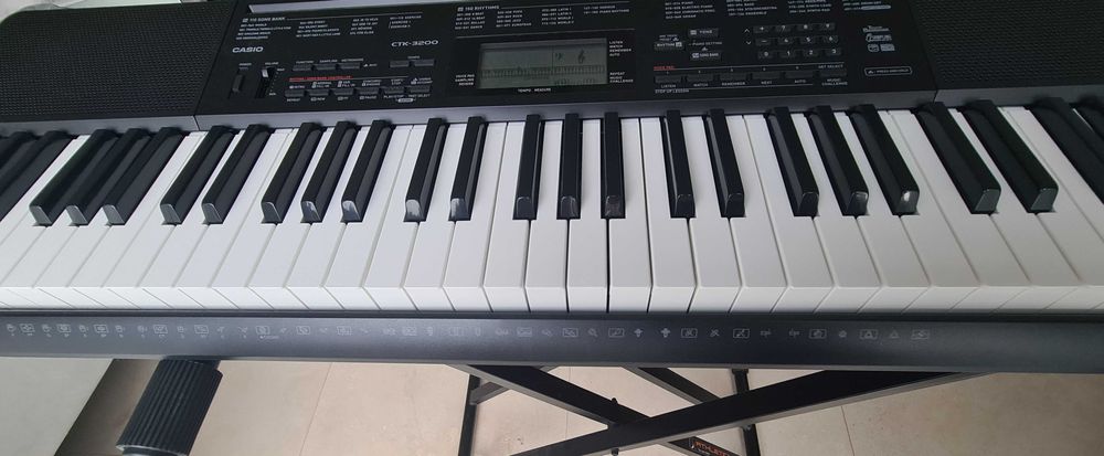 Keyboard Casio CTK-3200 ze statywem. Nowy nieużywany. Odbiór osobisty.
