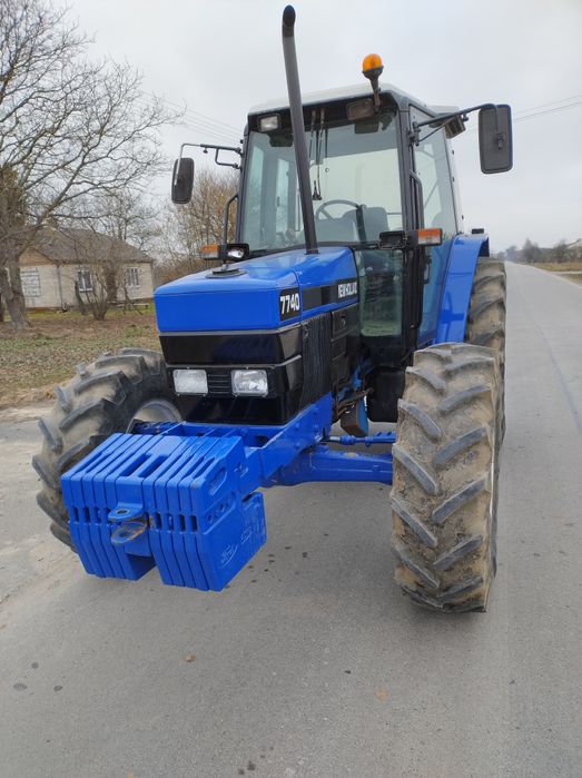 New Holland Ford 7740