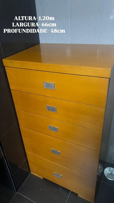 Mobília em madeira "faia" em excelente estado