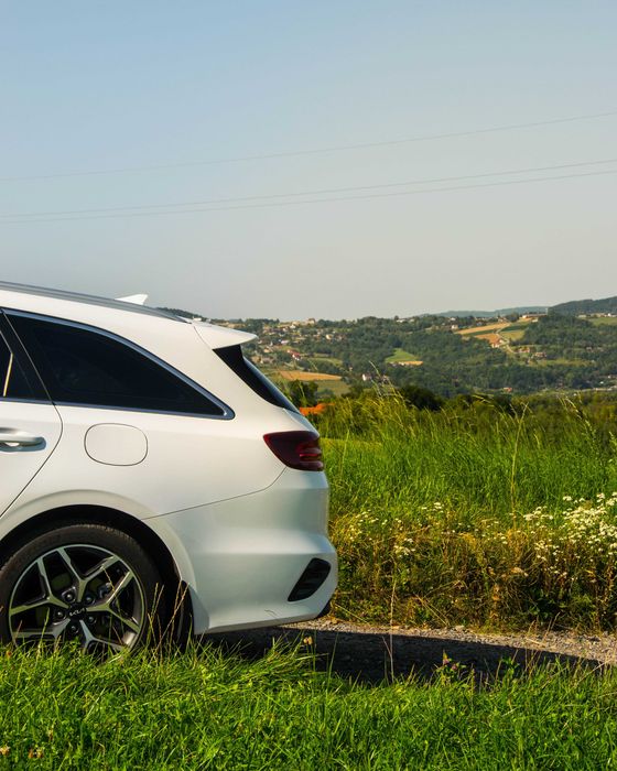 Wynajem Kia Ceed Kombi Automat 140 KM benzyna - Busko Zdrój
