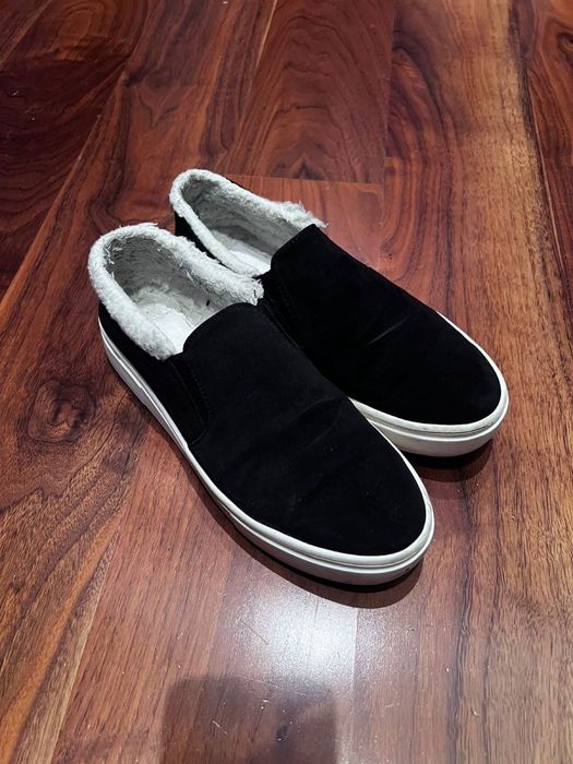 Продам  женские утепленные замшевые слипоны