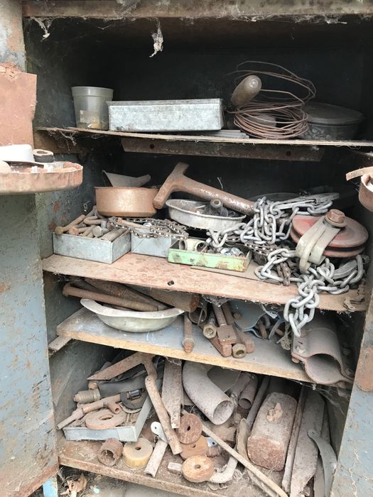 Стіл шафа металевий в гараж чи майстерню для інструментів