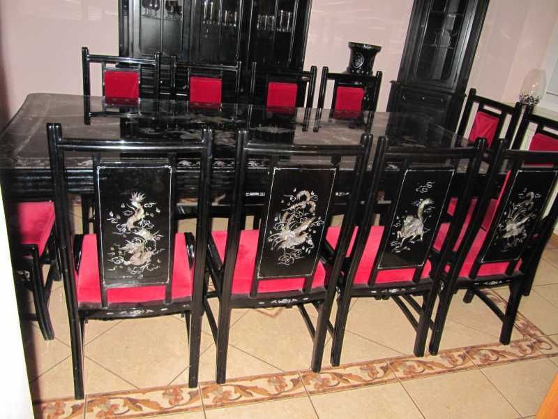 Unikatowy stół orientalny z 12 krzesłami.