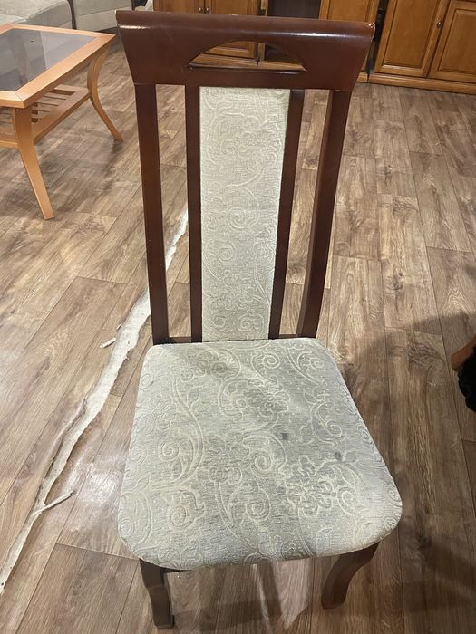 Drewniany komplet mebli w kolorze koniak