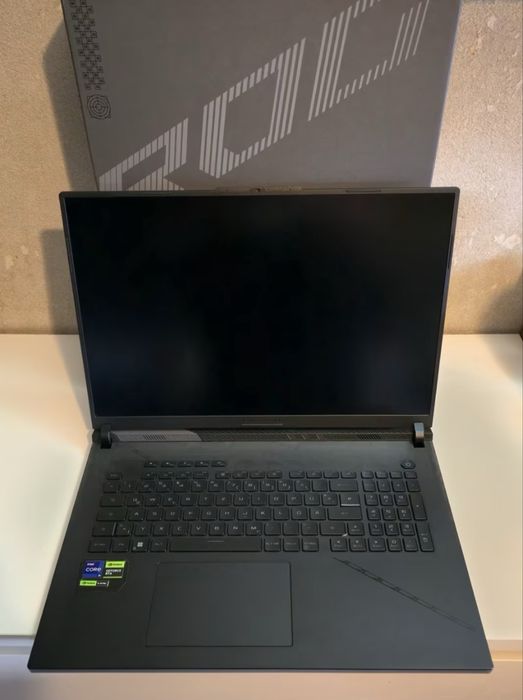 ASUS ROG Strix SCAR 18 Gaming Laptop z rtx 4090, i9- 13980HX, RAM 32GB