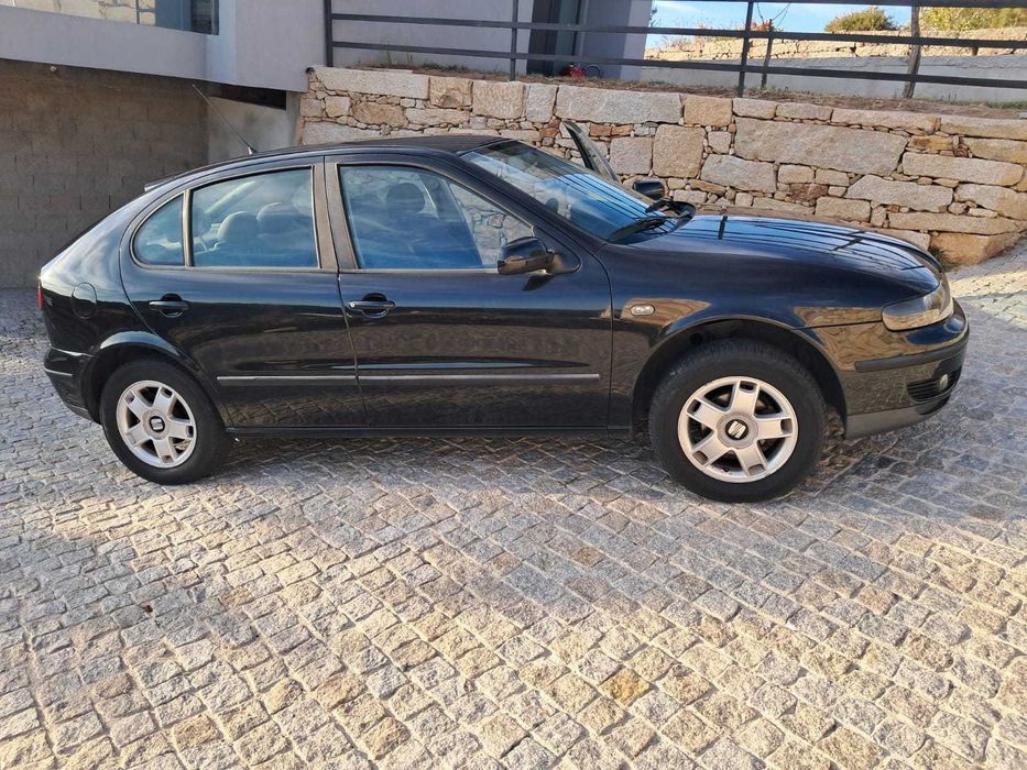 Seat Leon - PRETO