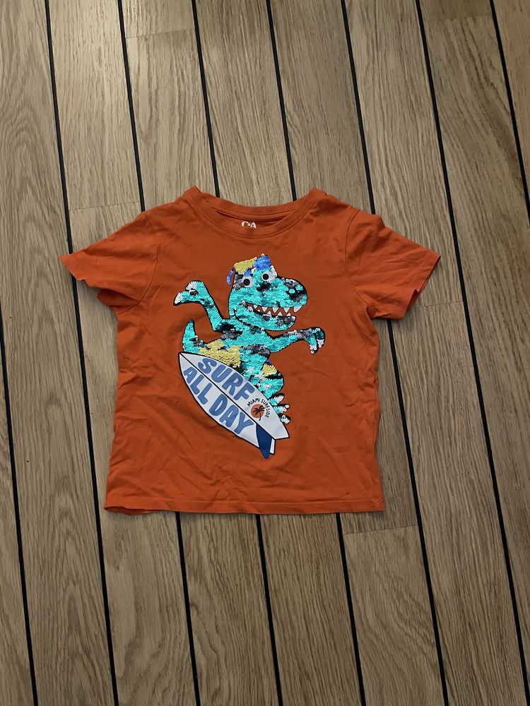 Sprzedam T-shirt chłopięcy z cekinami 116