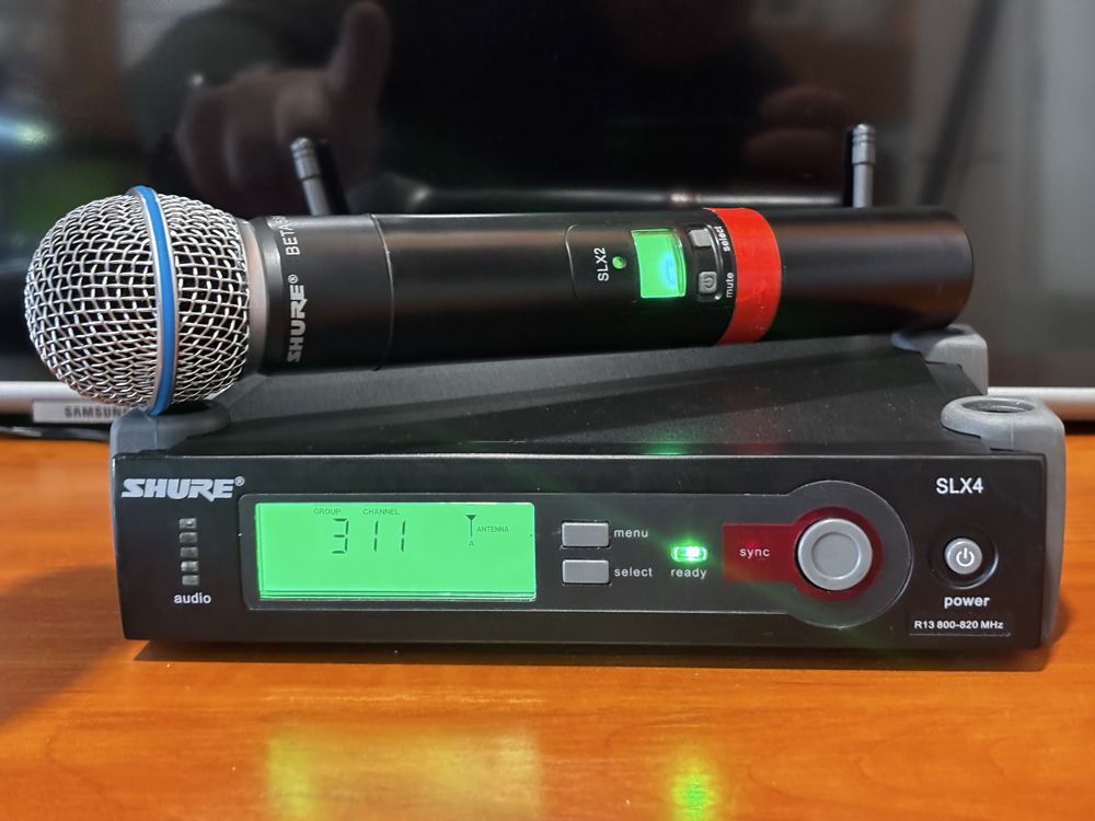 Shure SLX 4. Shure Bera 58A SLX2 P4
