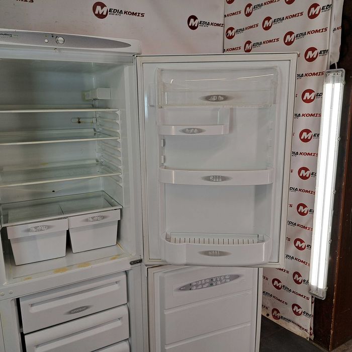 Lodówka Privileg B259406 (12m-scy gwar) F / 42dB / 164,5cm wys / 262 l