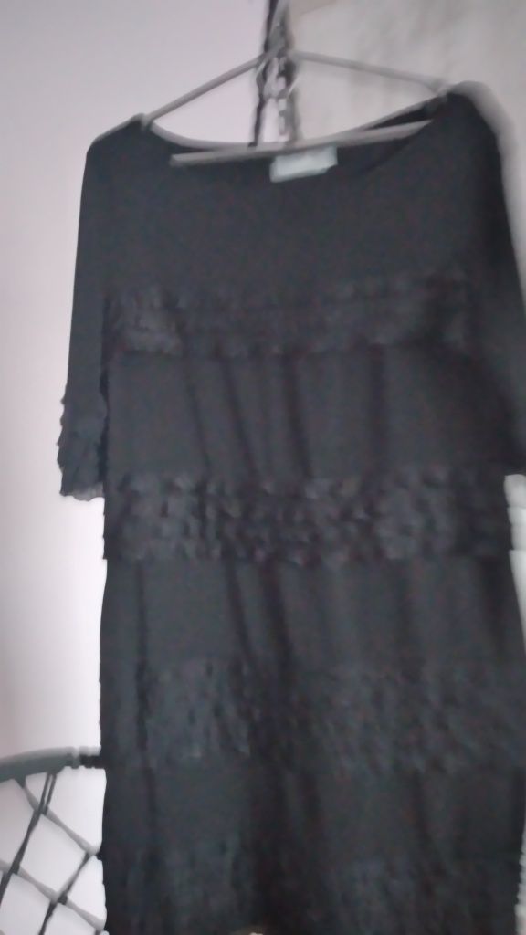Sukienka czarna Wallis 44