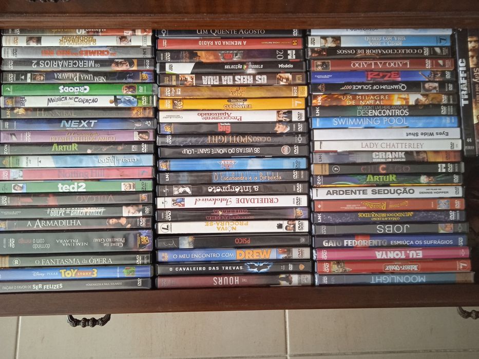DVD 100 títulos  diversos