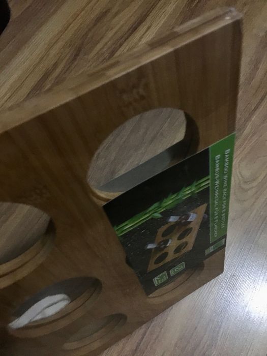 WYPRZEDAŻ - Stojak na wino  6 but uchwyt na wino